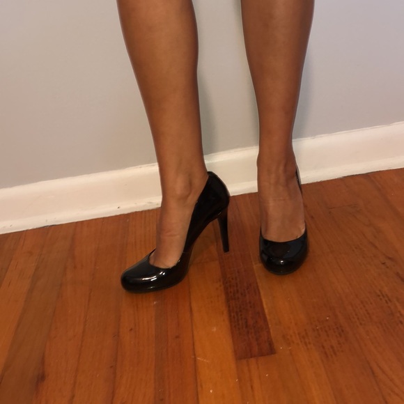 Jessica Simpson black heels - Picture 5 of 8